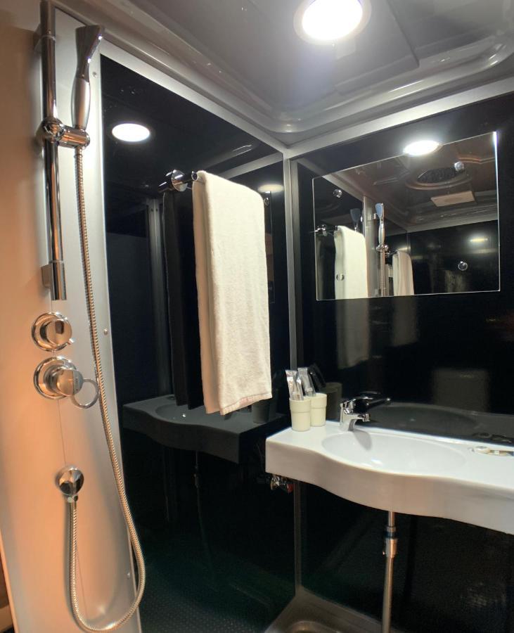 Donni Room For Rent Taipei Luaran gambar